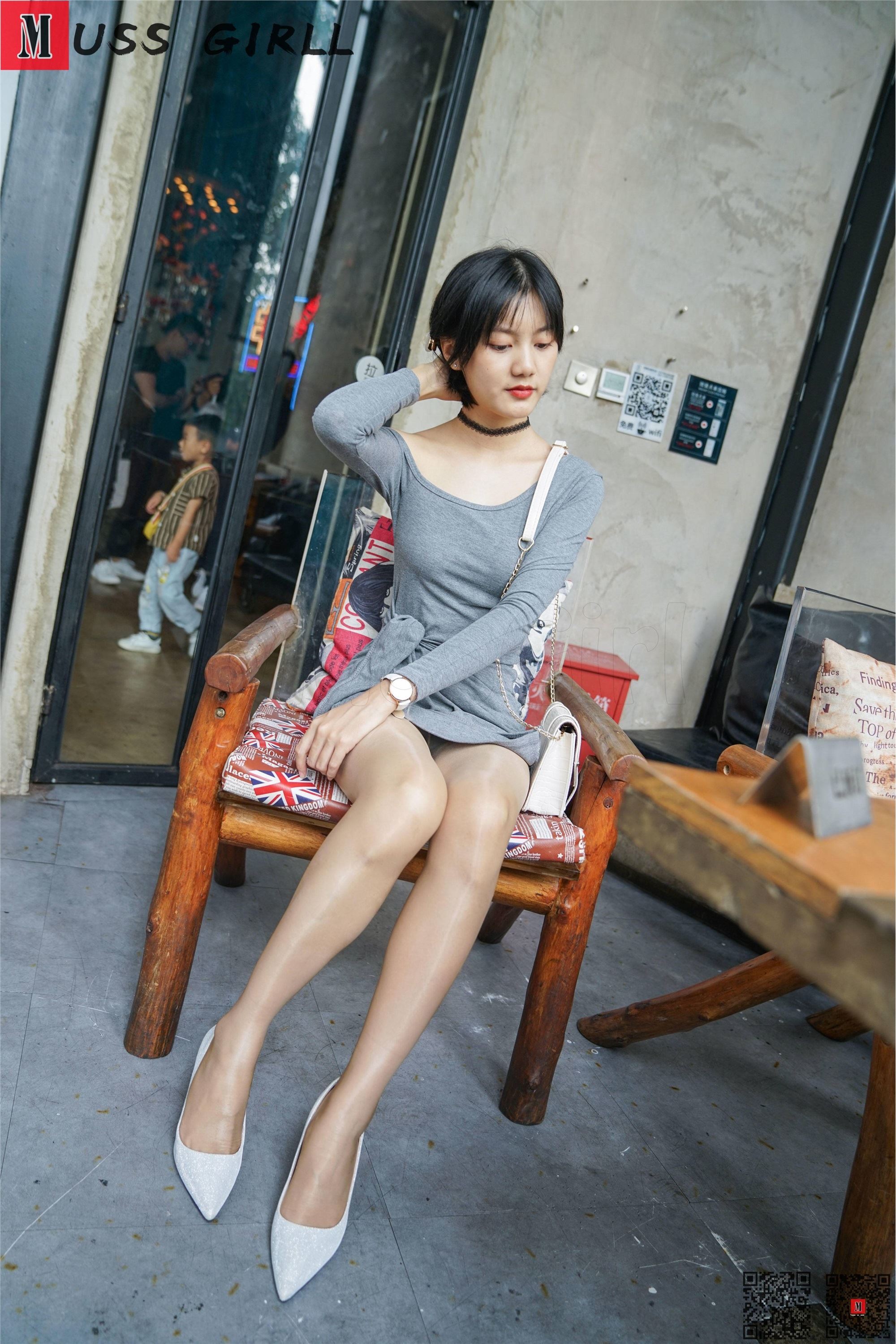 MussGirl慕丝女郎  NO.241-油亮肉丝灰色包臀裙高跟